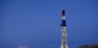 Bohrungen nach Öl beim Tekton-Energy-Projekt in der Nähe von Denver, Colorado (Foto: Deutsche Rohstoffe AG)
