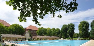 Das traditionsreiche und idyllisch gelegene Thermalbad (Foto: Stadtwerke Heidelberg)