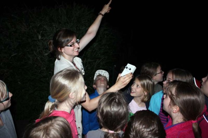 Kinder und Jugendliche ab 8 Jahren können eine Nacht im Zoo verbringen (Foto: Zooschule Heidelberg)