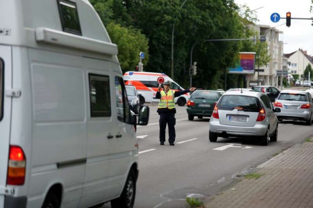 Fahrzeuge wurden herausgewunken (Foto: Holger Knecht)