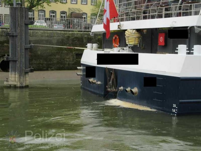 Hier läuft Schmutzwasser wegen eines techn. Defektes aus Foto: Wasserschutzpolizeiamt Rheinland-Pfalz