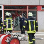 In kürzester Zeit hat die Feuerwehr ihre Wasserschläuche ins Geb