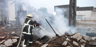 Auf einem Firmengelände in der Otto-Meffert-Straße kam es zu einem Brand (Foto: Feuerwehr Bad Kreuznach)