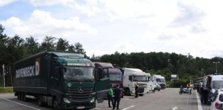 Schwerverkehrskontrolle an der A 6 (Foto: Polizei)