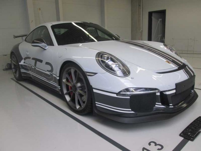 Wer kann Hinweise zum Verschwinden des Porsche GT3 geben? Wer kann Hinweise zum Verschwinden des Porsche GT3 geben?