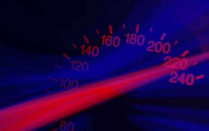 Die Polizei hat am Montag eine Geschwindigkeitskontrolle bei Enkenbach-Alsenborn durchgeführt. Fast die Hälfte der gemessenen Autofahrer war zu schnell unterwegs.