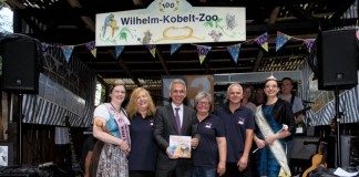 Oberbürgermeister Peter Feldmann gratuliert Kobelt-Zoo in Schwanheim zum 100. Jubiläum (Foto: Stadt Frankfurt am Main)