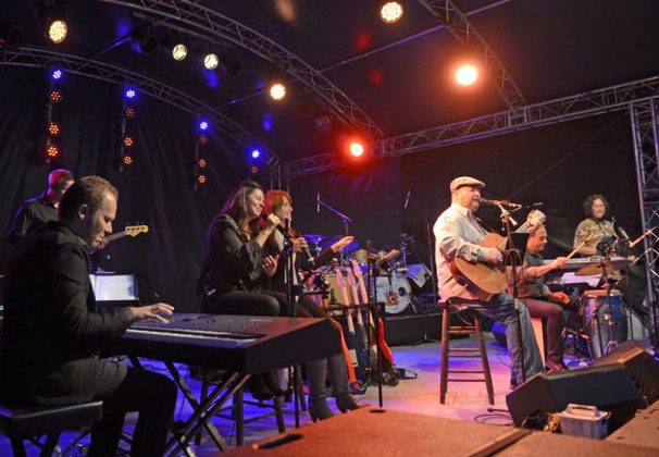 Christopher Cross mit Band (Foto: Helmut Dell)