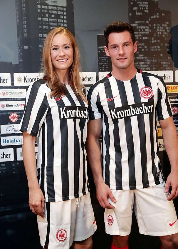 Vorstellung des neuen Eintracht-Trikots (Foto: Eintracht Frankfurt / Heiko Rhode)