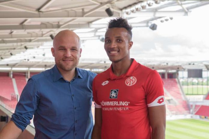 Jean-Philippe Gbamin mit Sportdirektor Rouven Schröder in der OPEL ARENA (Foto: instagram.com/1fsvmainz05)