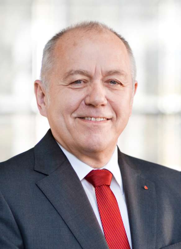 Clemens G. Schnell, Vorsitzender des Stiftungsvorstandes und stellvertretender Vorstandsvorsitzender der Sparkasse Vorderpfalz: 