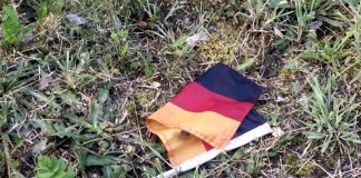 Eine abgerissene Deutschlandfahne wurde gefunden - Sicherheitsstufe erhöht