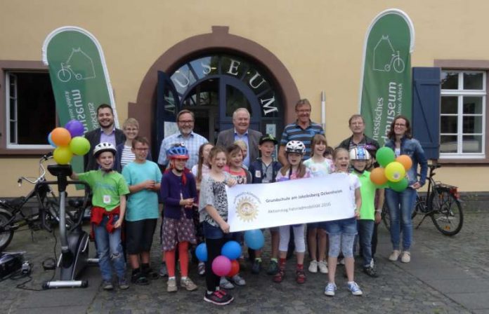 Viele wissenswerte und spannende Infos und Sachen zum Ausprobieren gab es beim Besuch des Fahrradmuseums. (Foto: Kreisverwaltung Mainz-Bingen)