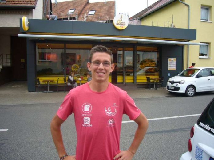 Kann verletzungsbedingt nicht mitmachen, würde aber gerne den Startschuss abgeben: Jannik Arbogast in Hohenwettersbach (Foto: Hannes Blank)