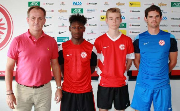 Armin Kraaz (Leiter Leistungszentrum), Marcus Weinhardt, Mischa Häuser, Steffen Winter (Trainer U17) (Foto: Eintracht Frankfurt)