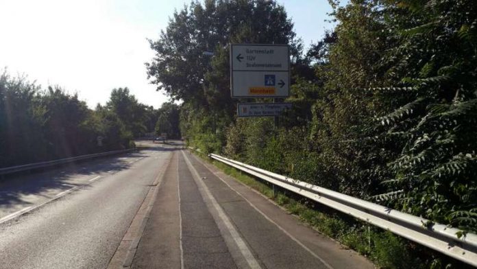 Der Schänzeldamm Fahrtrichtung Bruchwiesenstraße (Foto: Metropolnews)