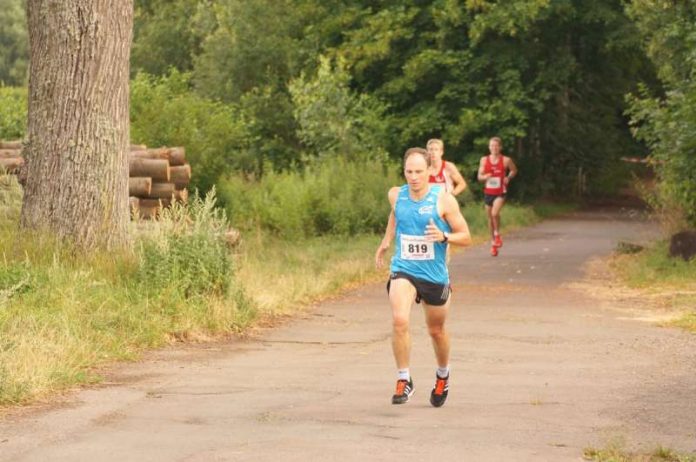 Sieger Philippe Weingarth hatte bereits kurz vor dem Wendepunkt alles im Griff (Foto: 1.FCK, Abteilung Running)