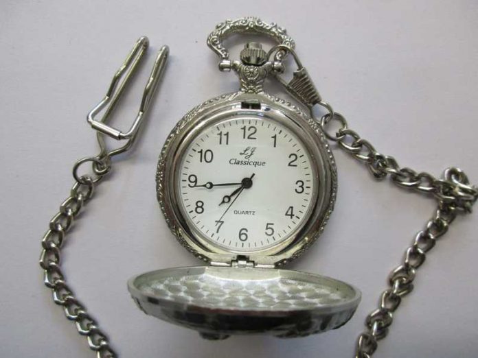 Wem gehört die abgebildete Uhr? Wem gehört die abgebildete Uhr?