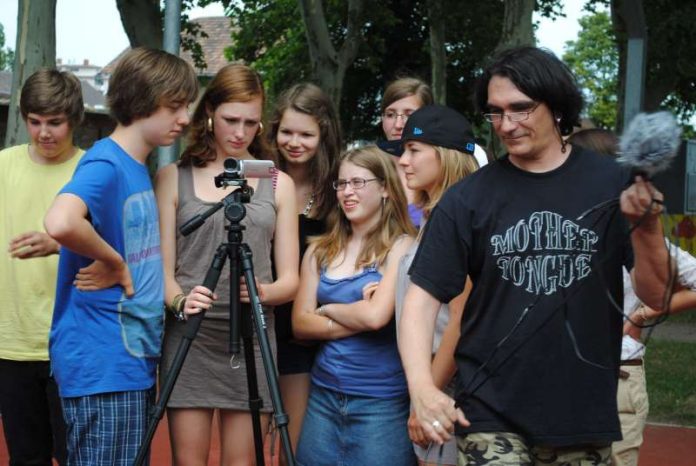 Bei der „Videowoche“ wird vom Drehbuch bis zum Schnitt alles selbst gemacht. (Foto: Stadtverwaltung Neustadt an der Weinstraße)