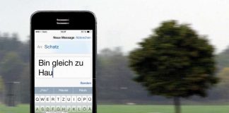 Gefährliche Begegnung auf der Landstraße: Der eine schaut auf sein Handy, textet, ist im "Blindflug" unterwegs. Der andere ist ahnungslos und sieht die tödliche Gefahr nicht kommen. Das Unfallrisiko erhöht sich beim Schreiben und Lesen einer SMS laut Deutschem Verkehrssicherheitsrat (DVR) auf das 23-fache. Viele Autofahrer unterschätzen das Risiko. (Foto: obs/Deutscher Verkehrssicherheitsrat e.V./Fotocollage DVR / Fotolia)