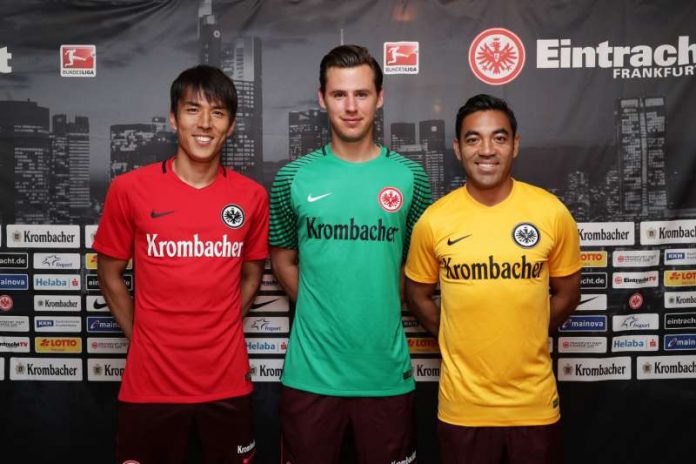 Die neuen Trikots (Foto: Eintracht Frankfurt)