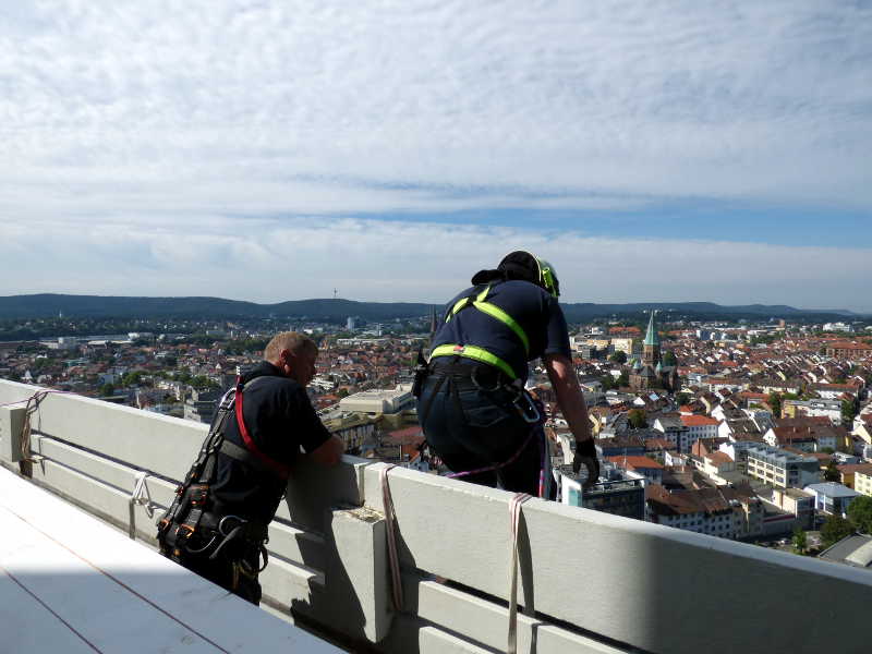 Grundausbildung Feuerwehr abseilen