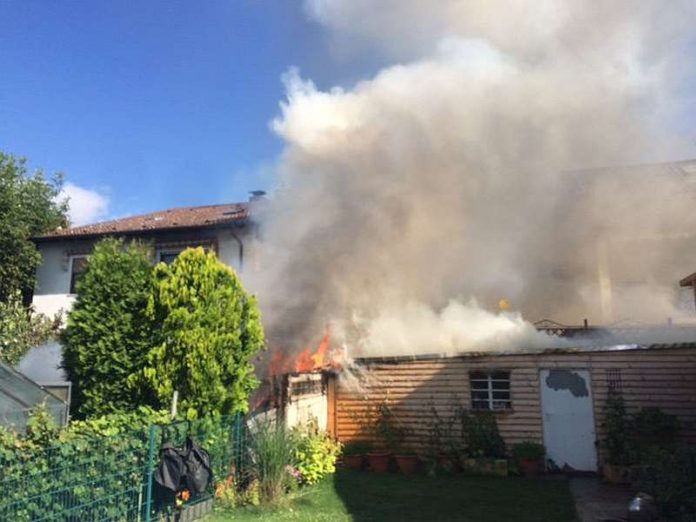 Brand eines Schuppens in Bobenheim-Roxheim (Foto: Polizei Frankenthal)