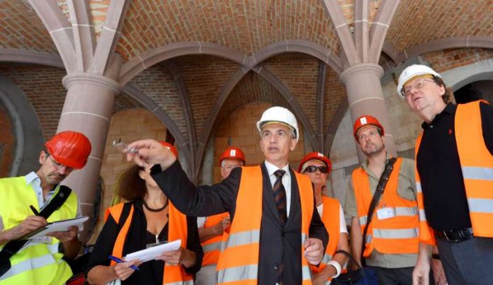 OB Peter Feldmann und Michael Guntersdorf bei Baustellenbegehung in der neuen Altstadt (Foto: Bernd Kammerer)