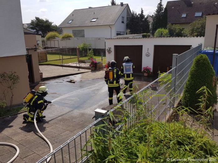 Eine Gasflasche brannte (Foto: Feuerwehr Rheinstetten)