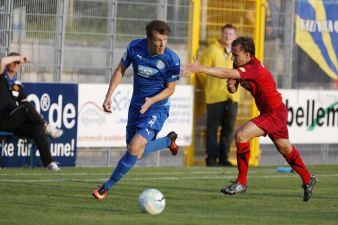 FC Astoria Walldorf TuS Koblenz FCA-Akteur Nicolai Groß in Aktion (Foto: Pfeifer)