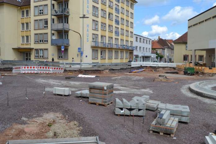 Bis Ende Oktober soll der Bau eines Mini-Kreisels an der Kreuzung Reiterstraße/Friedrich-Ebert-Straße/Königstraße abgeschlossen sein. (Foto: Stadt Landau in der Pfalz)