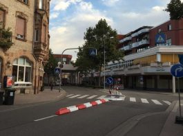 Eine Überquerungshilfe und Leitelemente sollen das regelwidrige Linksabbiegen vom Ostring in die Ostbahnstraße künftig verhindern. (Foto: Stadt Landau in der Pfalz