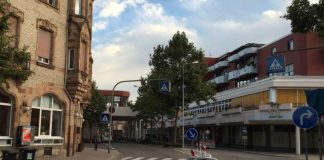 Eine Überquerungshilfe und Leitelemente sollen das regelwidrige Linksabbiegen vom Ostring in die Ostbahnstraße künftig verhindern. (Foto: Stadt Landau in der Pfalz