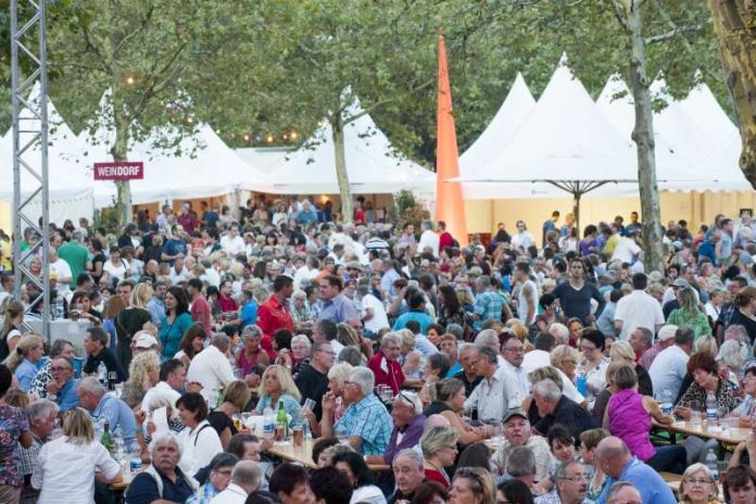 Am ersten Septemberwochenende 2016 ist es wieder so weit: BASF feiert ihr Kellereifest auf dem Parkplatz an der Anilinstraße in Ludwigshafen