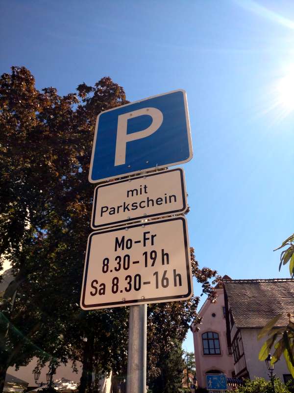 Parkbeschilderung (Foto: Stadt Lorsch)
