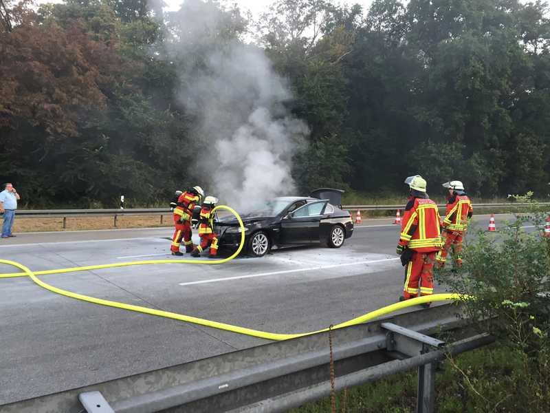 Dieser BMW fing plötzlich Feuer - Ein Albtraum für jeden Autofahrer