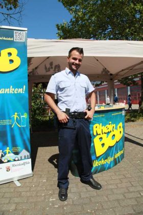 Die Polizei unterstützt BOB. BOB Anhänger bekommt man in jeder Dienststelle des PP Rheinpfalz, allen BOB-Lokalen und der Kreiswacht