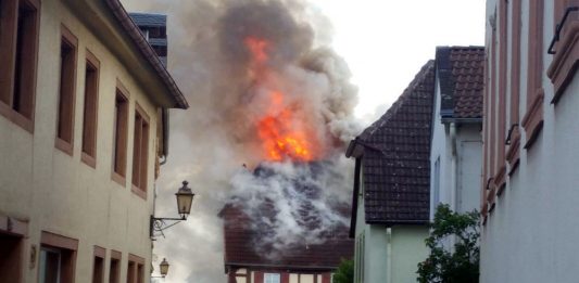 Ein Fachwerkhaus in Haardt brannte (Foto: privat)