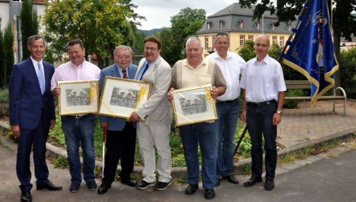 Udo Bausch, Harald Küper, Hans-Willi Knodel, Dr. Thomas Höfer, Heinz-Jürgen Schmitt, Ralf Leonhard, Vorsitzender Schaustellerverband Bad Kreuznach, und Marktmeister Markus Franz. (Foto: Stadtverwaltung Bad Kreuznach)