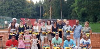 Siegerbild mit Landrat Dr. Fritz Brechtel zum 3. Tenniscup des TC Rülzheim (Foto: TC Rülzheim)