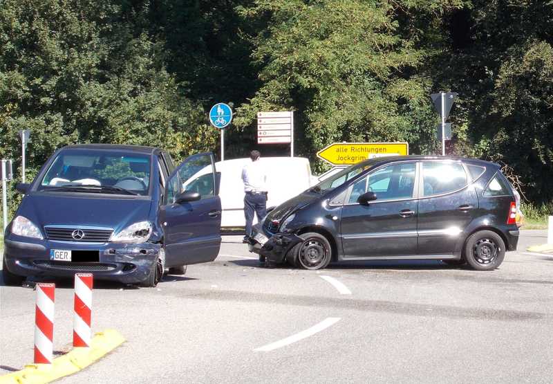 Vier Verletzte - Das ist die Bilanz dieses Unfalles aus Unachtsamkeit