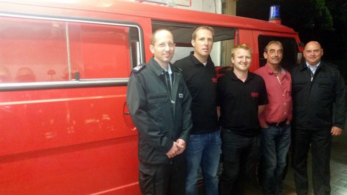 Auf dem Bild zu sehen sind: (v. li.) Wehrleiter Bernd Sturn, Wehrführer der Roschbacher Feuerwehr Marco Brutscher und dessen Stellvertreter Lukas Kauffmann und Jürgen Dörr, stellvertretender Wehrleiter Frank Grünagel (Foto: Feuerwehr Roschbach)