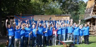 Rund 25 Mitarbeiterinnen und Mitarbeiter der EvoBus GmbH Mannheim arbeiteten am Freiwilligentag für den guten Zweck. (Foto: Daimler AG)