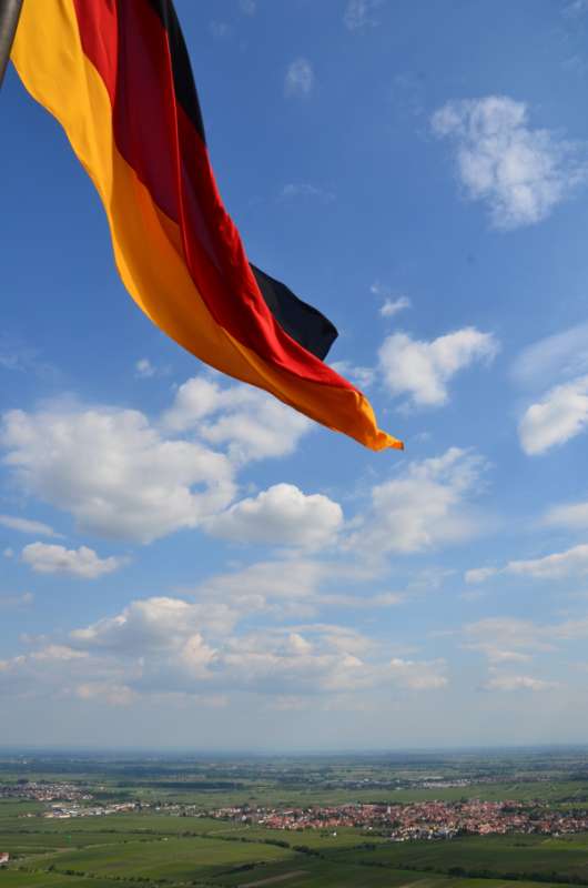 Blick vom Turm des Hambacher Schlosses (Foto: Stiftung Hambacher Schloss)