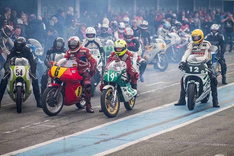 Nicht nur (wie im Bild) Motorräder und Gespanne präsentieren sich hier, auch Tourenwagen und Formel-Fahrzeuge drehen auf der Strecke ihre Runden (Foto: Hockenheim-Ring GmbH)