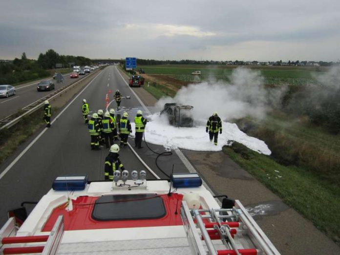 Foto von der Einsatzstelle (Foto: Feuerwehr Haßloch)