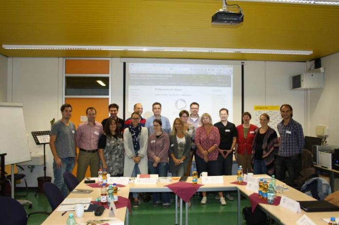 Gruppenbild Speyerer Netzwerktreffens Medienbildung der Stadt- und Kreisbildstelle, an dem Lehrkräfte von neun Schulen teilgenommen haben Gruppenfoto (Foto: Stadt- und Kreisbildstelle)