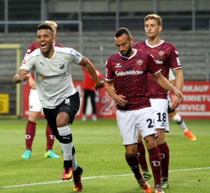 Andrew Wooten (li.) beschenkte sich an seinem 27. Geburtstag selbst und traf beim Spiel seines SV Sandhausen gegen SG Dynamo Dresden zum 1:0 (8.) – am Ende gewann der SVS mit 2:0. (Foto: SV Sandhausen)