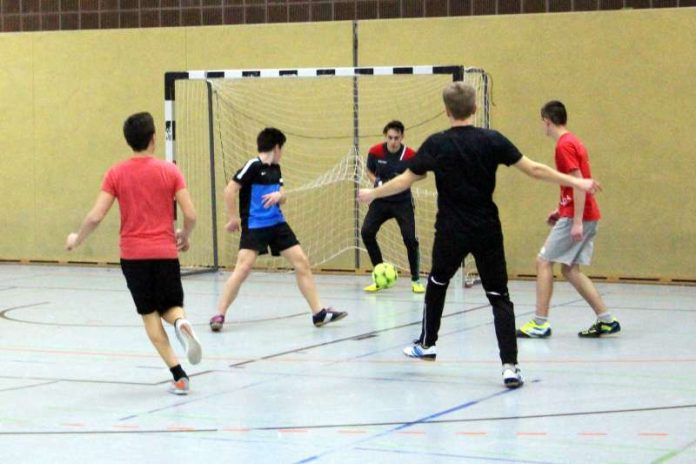 Saisonstart beim Mitternachtsfußball (Foto: Stadt Speyer)