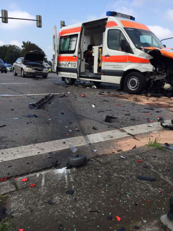 Der beschädigte Rettungswagen (Foto: Sebastian Singer)